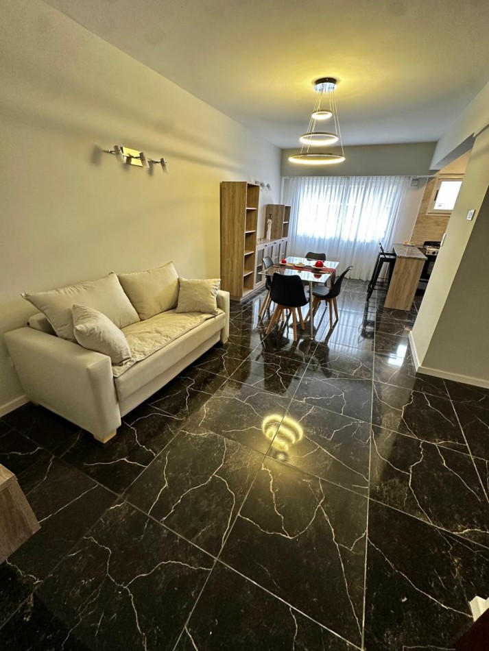DEPARTAMENTO 2 AMBIENTES EXTERNO CON VENTANAL EN EL CENTRO