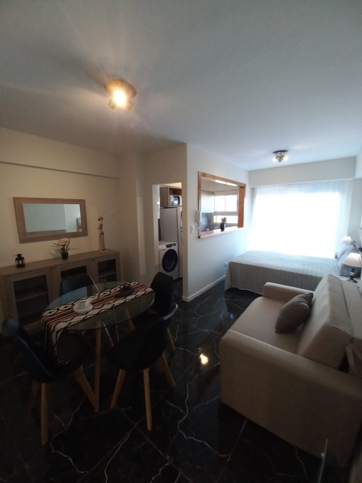 DEPARTAMENTO 1 AMBIENTE A LA CALLE CON BALCON SALIENTE EN ALDREY