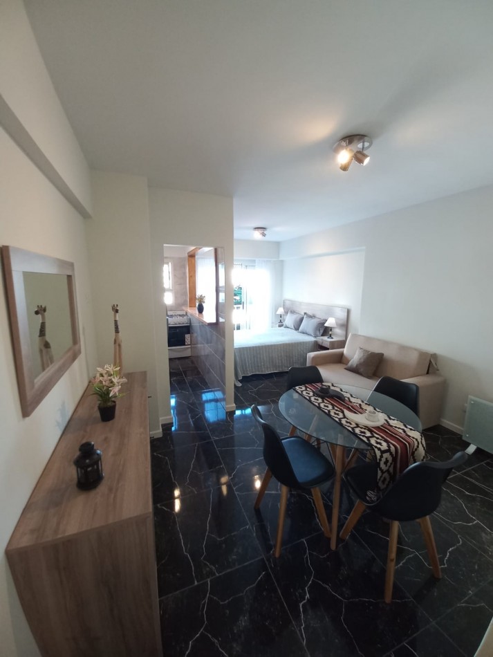 DEPARTAMENTO 1 AMBIENTE A LA CALLE CON BALCON SALIENTE EN ALDREY