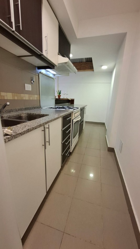 DEPARTAMENTO 1 AMBIENTE Y MEDIO CON PATIO CERRADO EN ALDREY