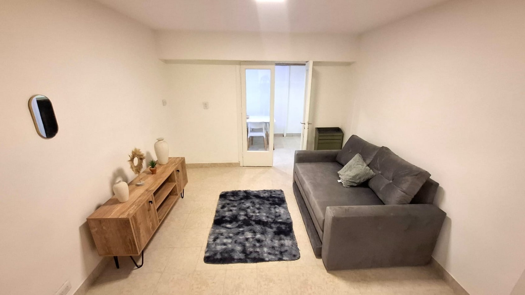 DEPARTAMENTO 1 AMBIENTE Y MEDIO CON PATIO CERRADO EN ALDREY