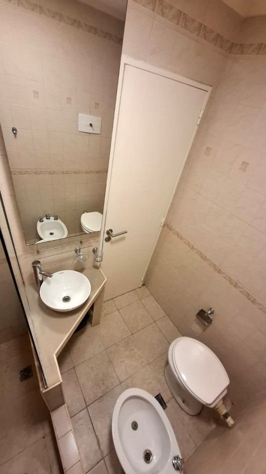 DEPARTAMENTO 1 AMBIENTE Y MEDIO CON PATIO CERRADO EN ALDREY