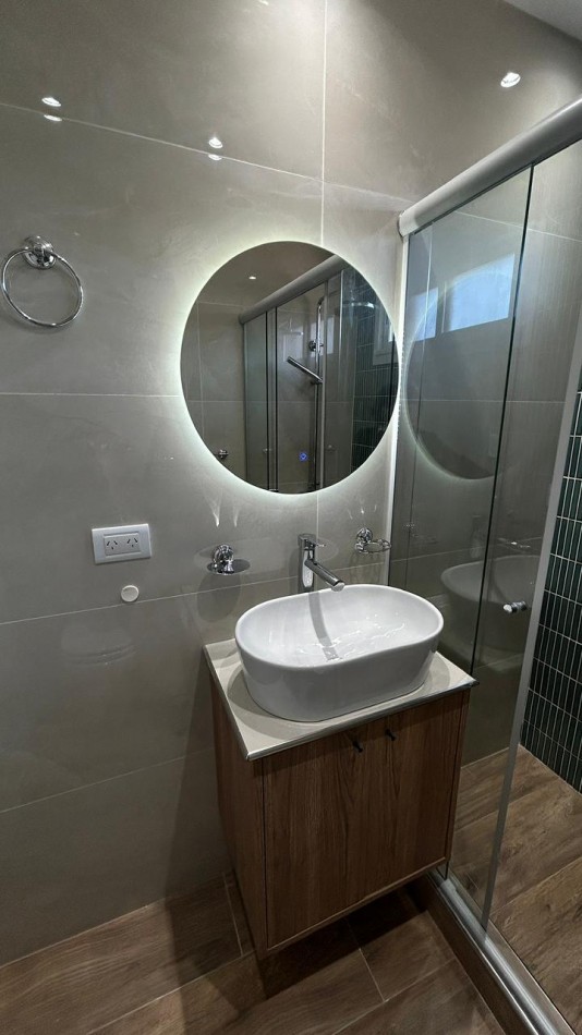 DEPARTAMENTO 2 AMB AL FRENTE CON BALCON, COCHERA, DEPENDENCIA, 2 BALCONES Y VISTA PLENA AL MAR EN PUNTA IGLESIA