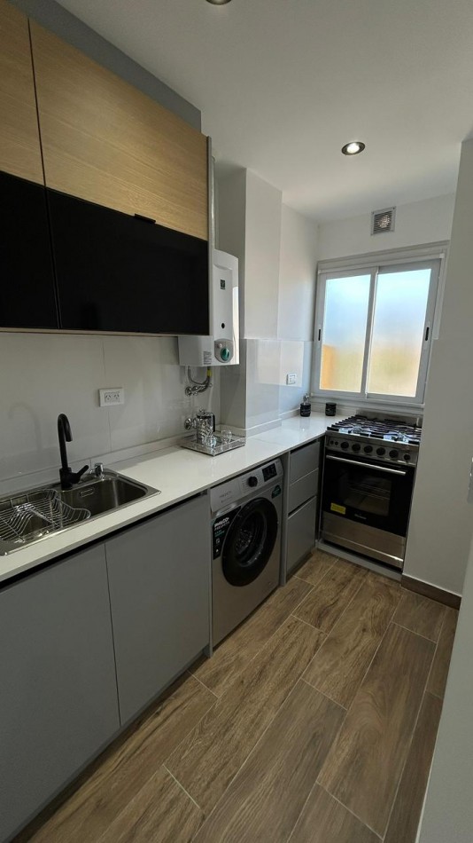 DEPARTAMENTO 2 AMB AL FRENTE CON BALCON, COCHERA, DEPENDENCIA, 2 BALCONES Y VISTA PLENA AL MAR EN PUNTA IGLESIA