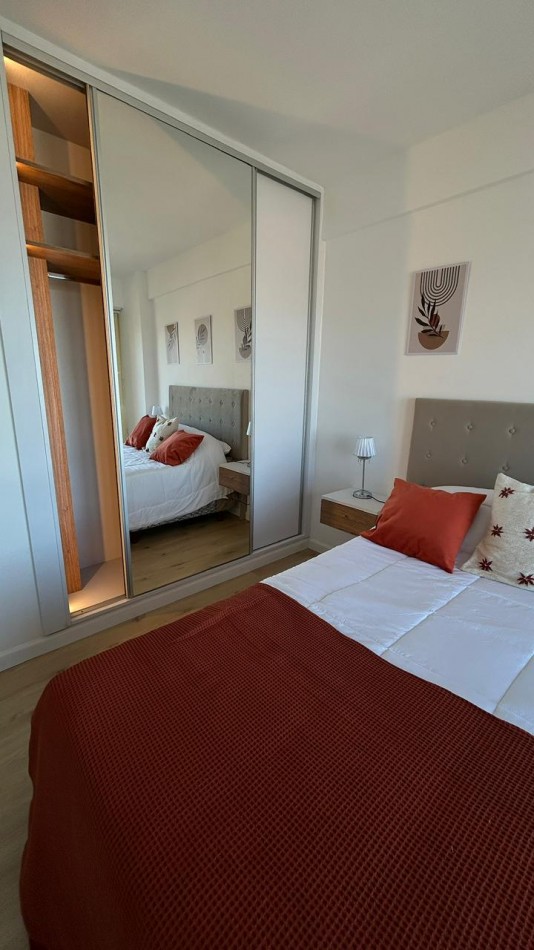 DEPARTAMENTO 2 AMB AL FRENTE CON BALCON, COCHERA, DEPENDENCIA, 2 BALCONES Y VISTA PLENA AL MAR EN PUNTA IGLESIA