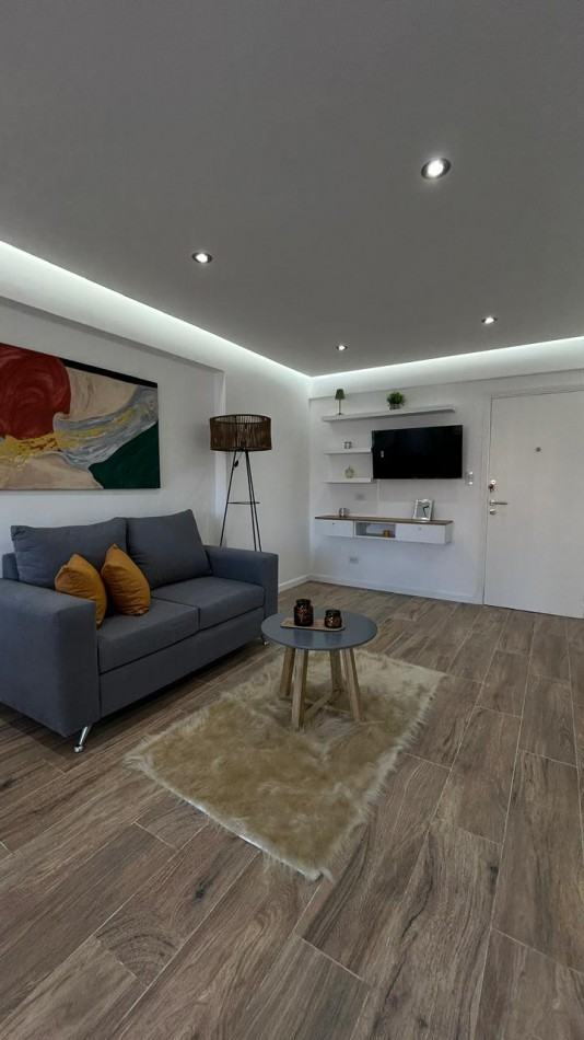 DEPARTAMENTO 2 AMB AL FRENTE CON BALCON, COCHERA, DEPENDENCIA, 2 BALCONES Y VISTA PLENA AL MAR EN PUNTA IGLESIA