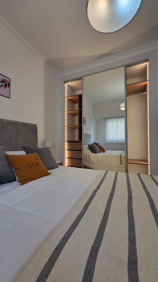 DEPARTAMENTO 2 AMBIENTES AL FRENTE CON BALCON Y VISTA A PLAZA COLON