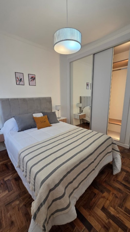 DEPARTAMENTO 2 AMBIENTES AL FRENTE CON BALCON Y VISTA A PLAZA COLON