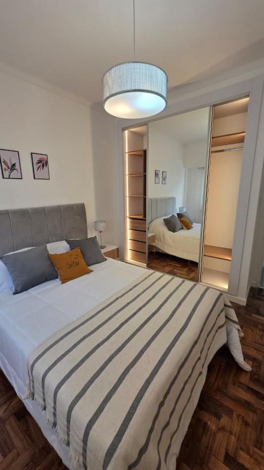 DEPARTAMENTO 2 AMBIENTES AL FRENTE CON BALCON Y VISTA A PLAZA COLON