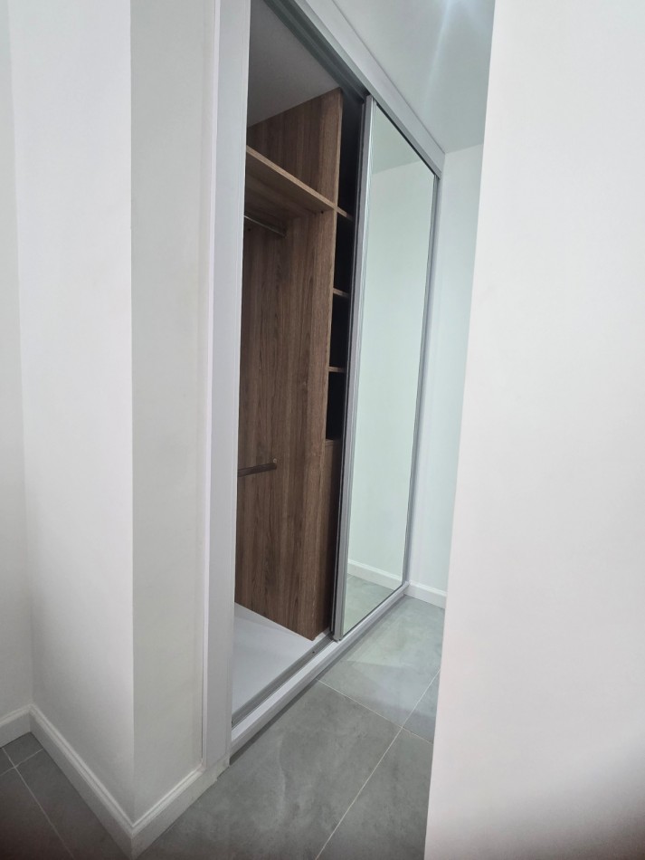 DEPARTAMENTO 1 AMBIENTE AL CONTRAFRENTE CON BALCON Y PARRILLA EN PLAZA COLON