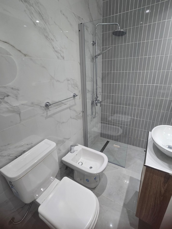 DEPARTAMENTO 1 AMBIENTE AL CONTRAFRENTE CON BALCON Y PARRILLA EN PLAZA COLON