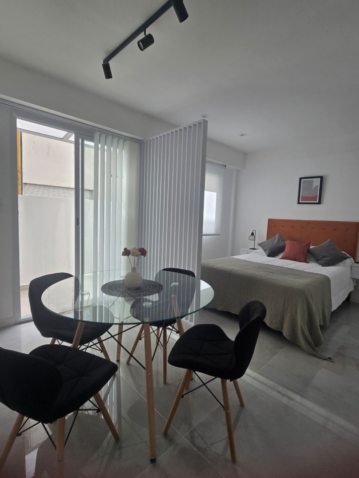 DEPARTAMENTO 1 AMBIENTE AL CONTRAFRENTE CON BALCON Y PARRILLA EN PLAZA COLON