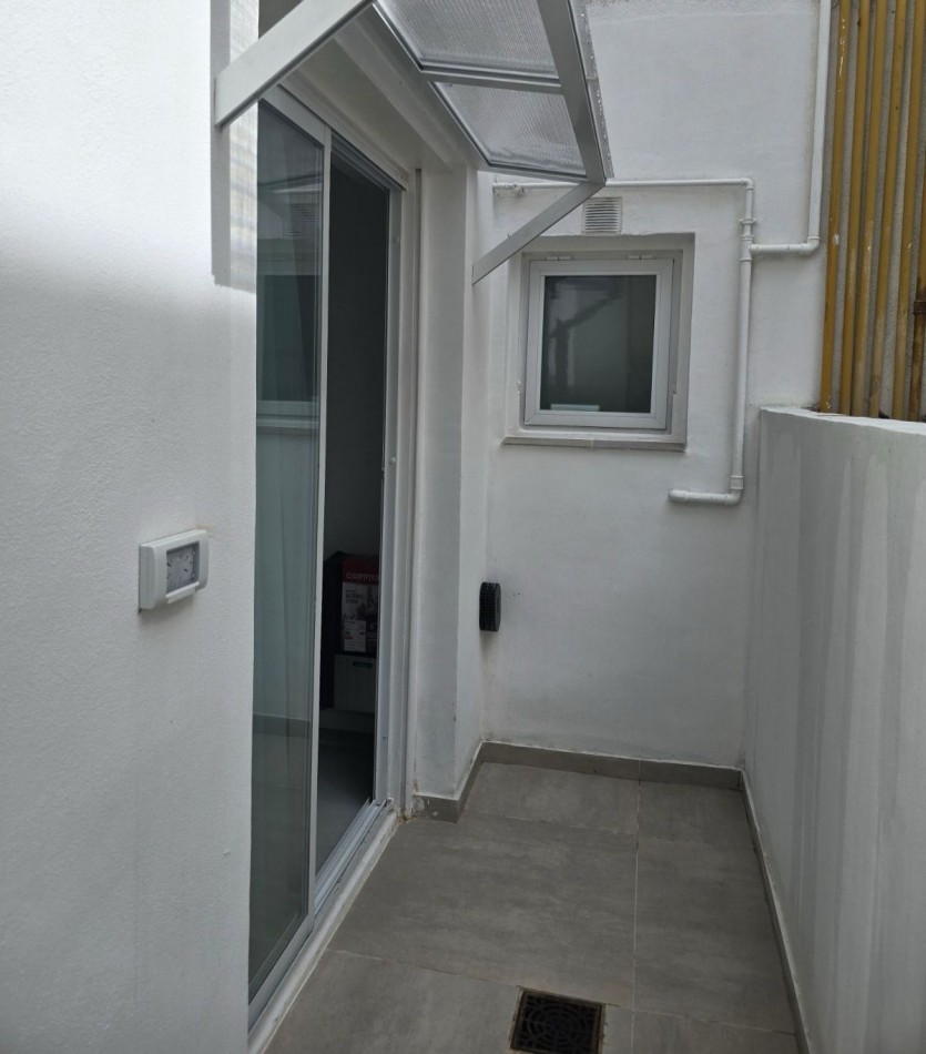 DEPARTAMENTO 1 AMBIENTE AL CONTRAFRENTE CON BALCON Y PARRILLA EN PLAZA COLON