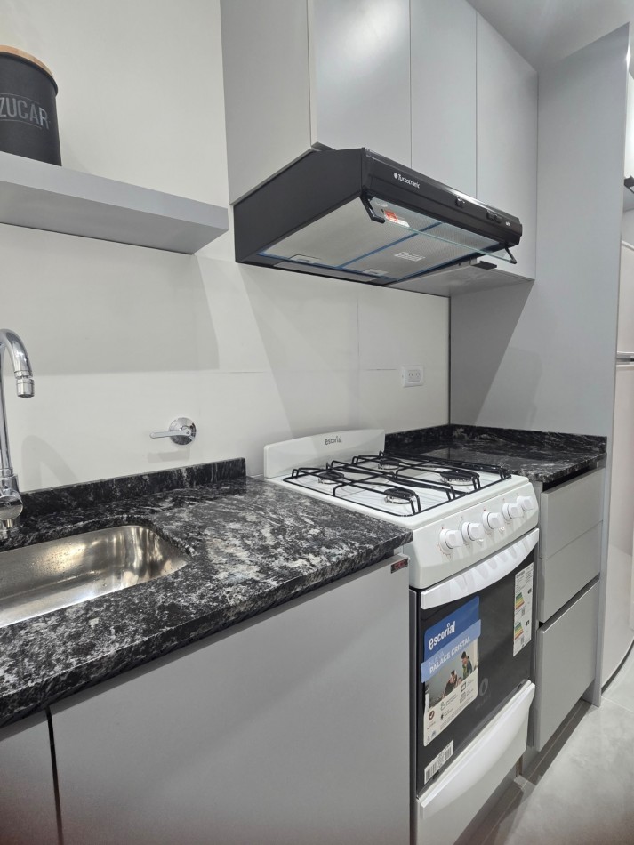 DEPARTAMENTO 1 AMBIENTE AL CONTRAFRENTE CON BALCON Y PARRILLA EN PLAZA COLON