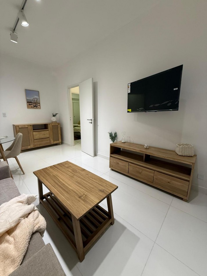 DEPARTAMENTO 3 AMBIENTES AL FONDO CON 2 PATIOS EN ALDREY VENDE Y PERMUTA