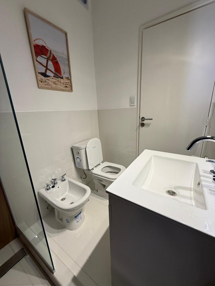 DEPARTAMENTO 3 AMBIENTES AL FONDO CON 2 PATIOS EN ALDREY VENDE Y PERMUTA