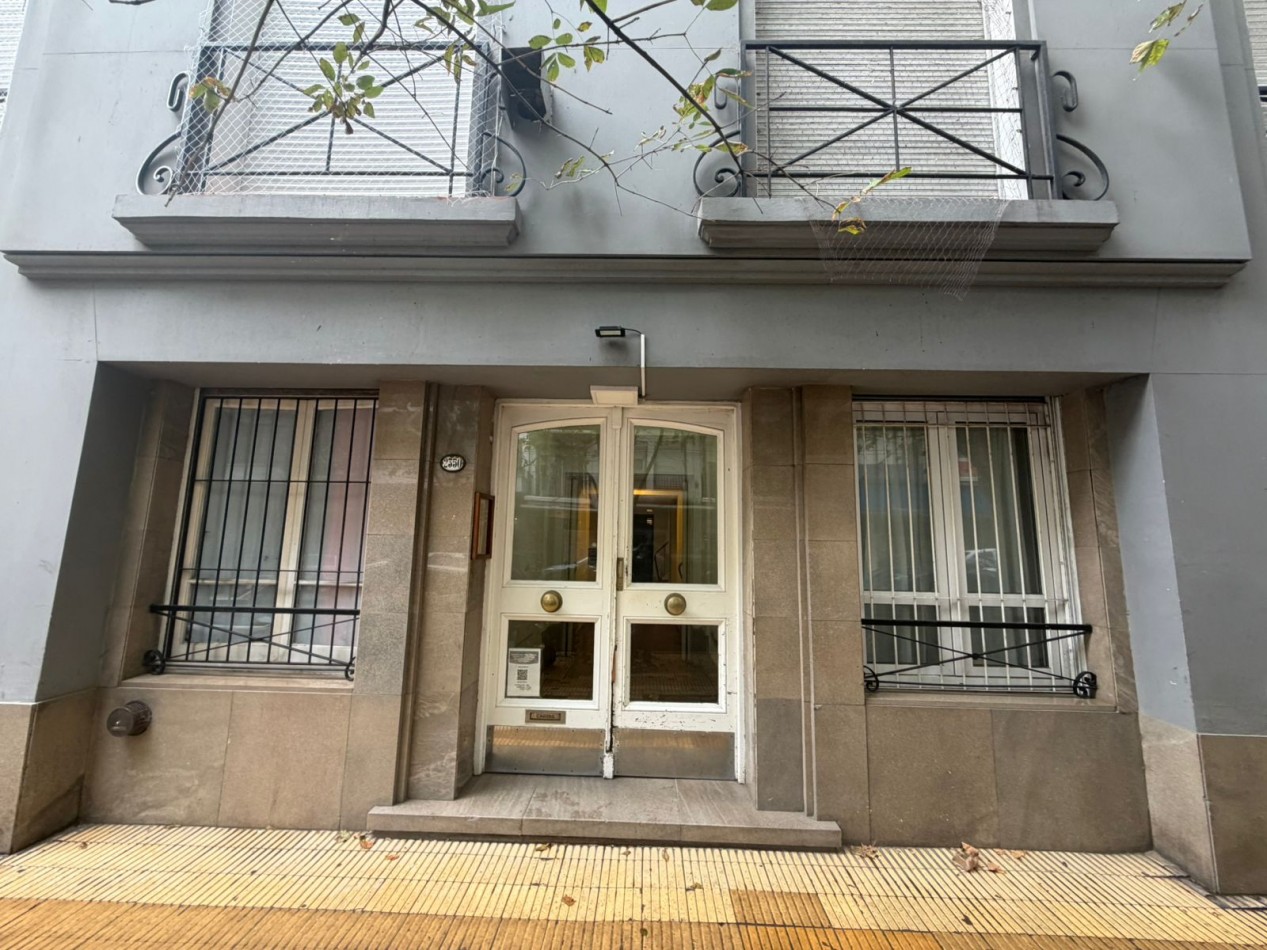 DEPARTAMENTO 3 AMBIENTES AL FONDO CON 2 PATIOS EN ALDREY VENDE Y PERMUTA