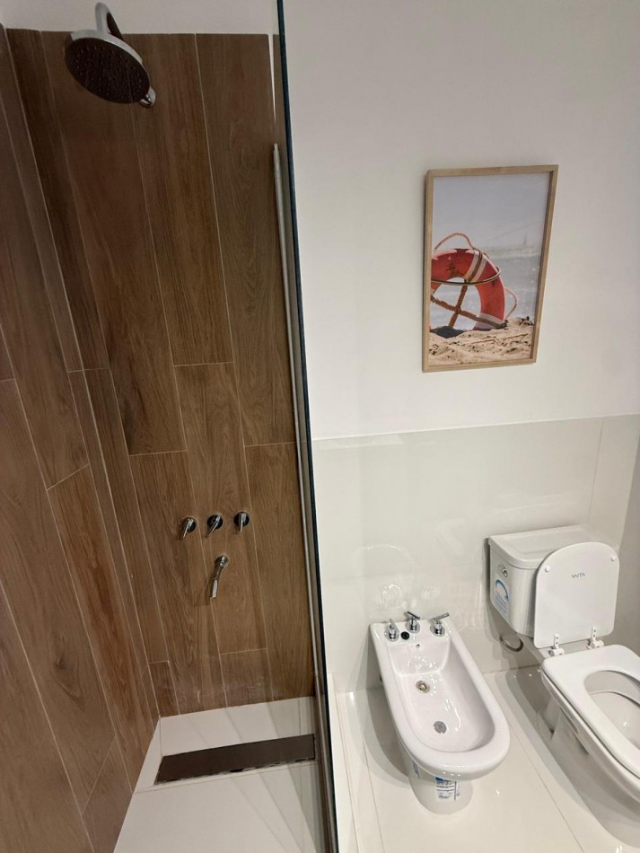 DEPARTAMENTO 3 AMBIENTES AL FONDO CON 2 PATIOS EN ALDREY VENDE Y PERMUTA