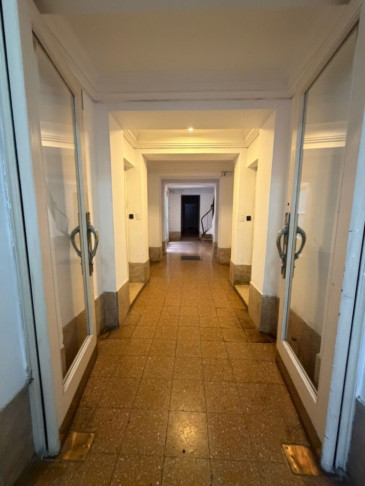 DEPARTAMENTO 3 AMBIENTES AL FONDO CON 2 PATIOS EN ALDREY VENDE Y PERMUTA