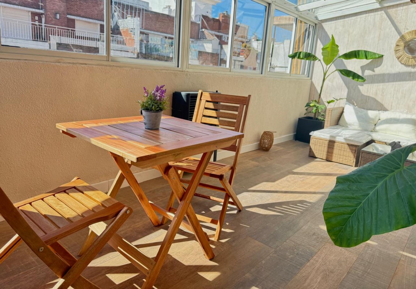 DEPARTAMENTO 3 AMBIENTES A LA CALLE C BALCON TERRAZA TIPO JARDIN DE INVIERNO