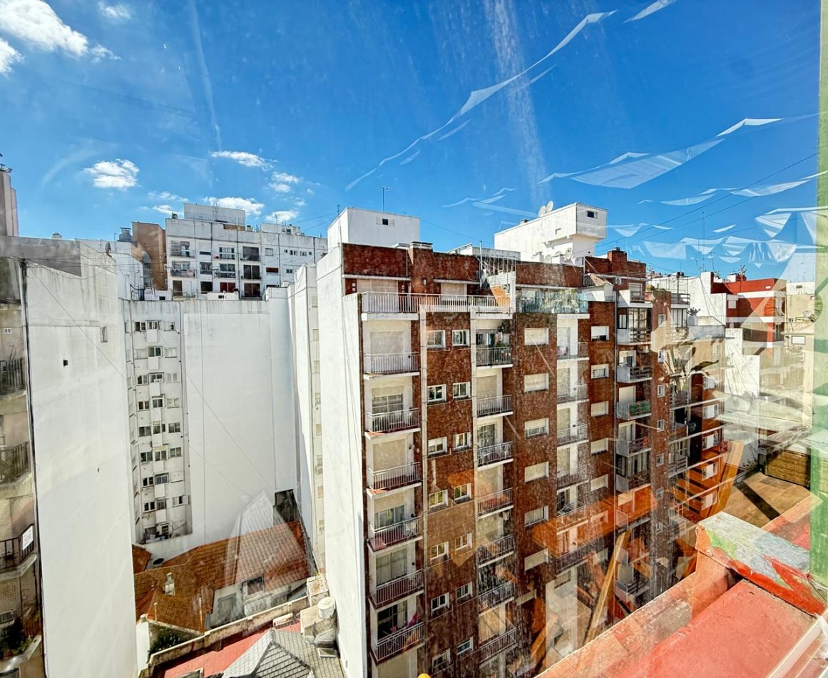 DEPARTAMENTO 3 AMBIENTES A LA CALLE C BALCON TERRAZA TIPO JARDIN DE INVIERNO