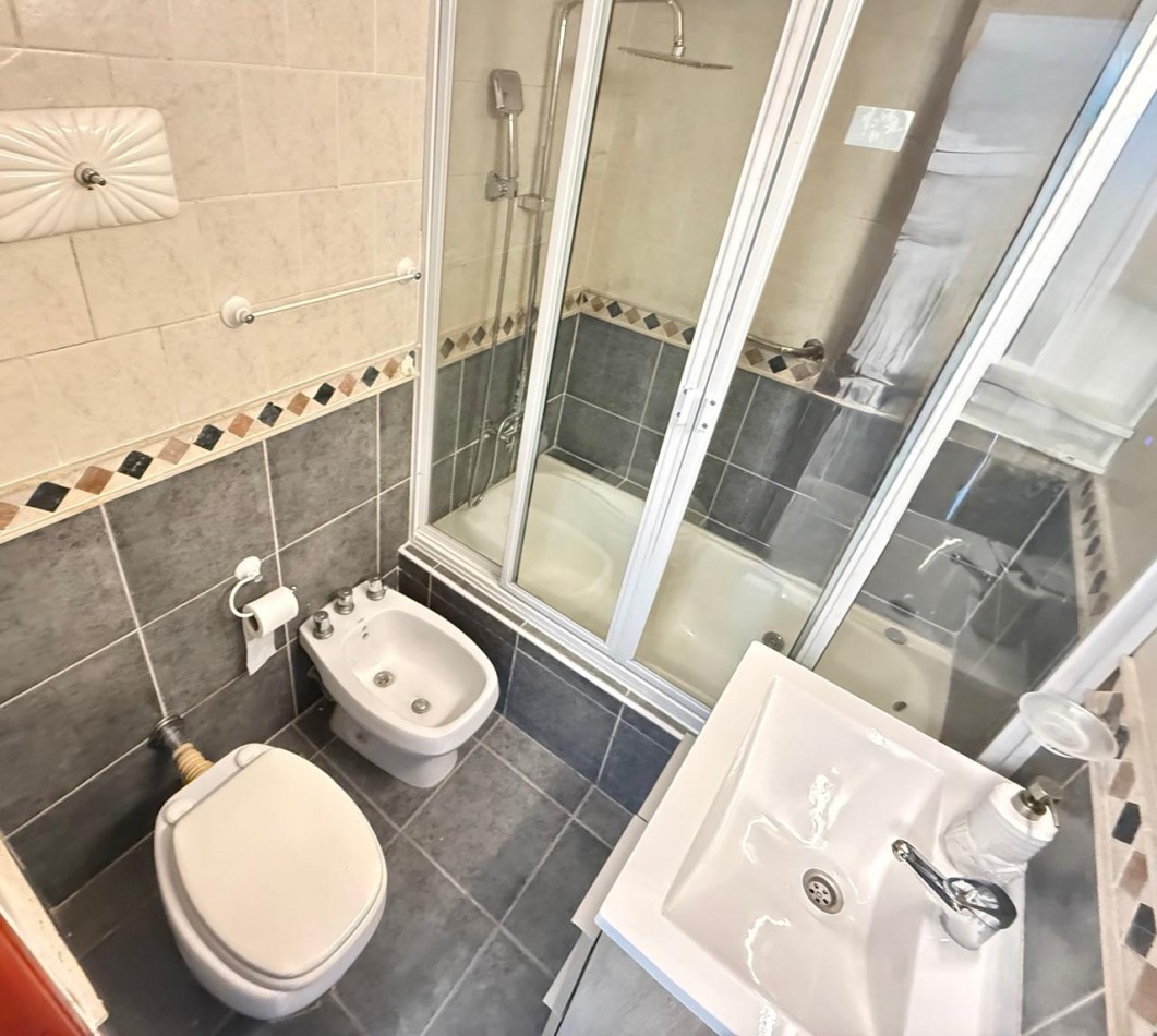 DEPARTAMENTO 3 AMBIENTES A LA CALLE C BALCON TERRAZA TIPO JARDIN DE INVIERNO