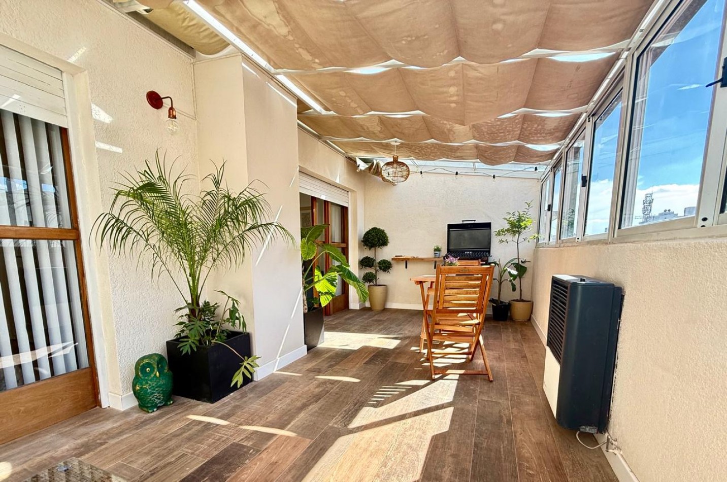 DEPARTAMENTO 3 AMBIENTES A LA CALLE C BALCON TERRAZA TIPO JARDIN DE INVIERNO