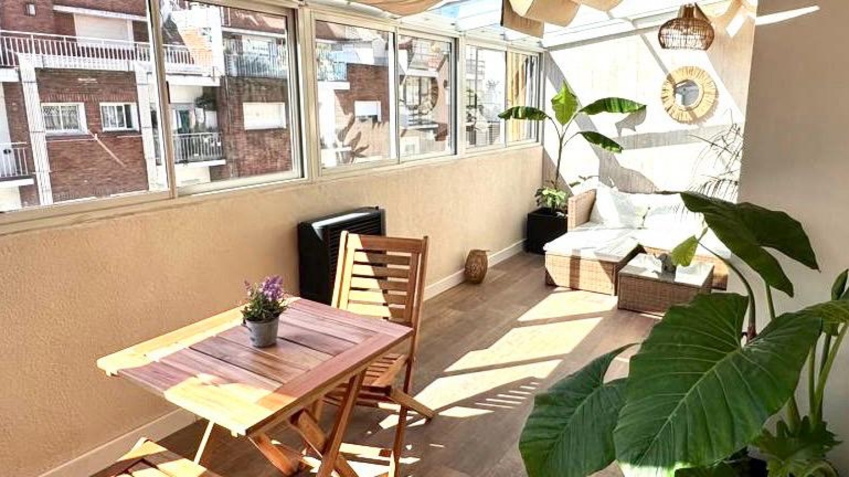 DEPARTAMENTO 3 AMBIENTES A LA CALLE C BALCON TERRAZA TIPO JARDIN DE INVIERNO