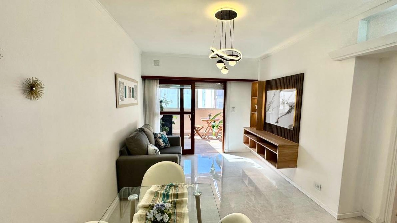 DEPARTAMENTO 3 AMBIENTES A LA CALLE C BALCON TERRAZA TIPO JARDIN DE INVIERNO