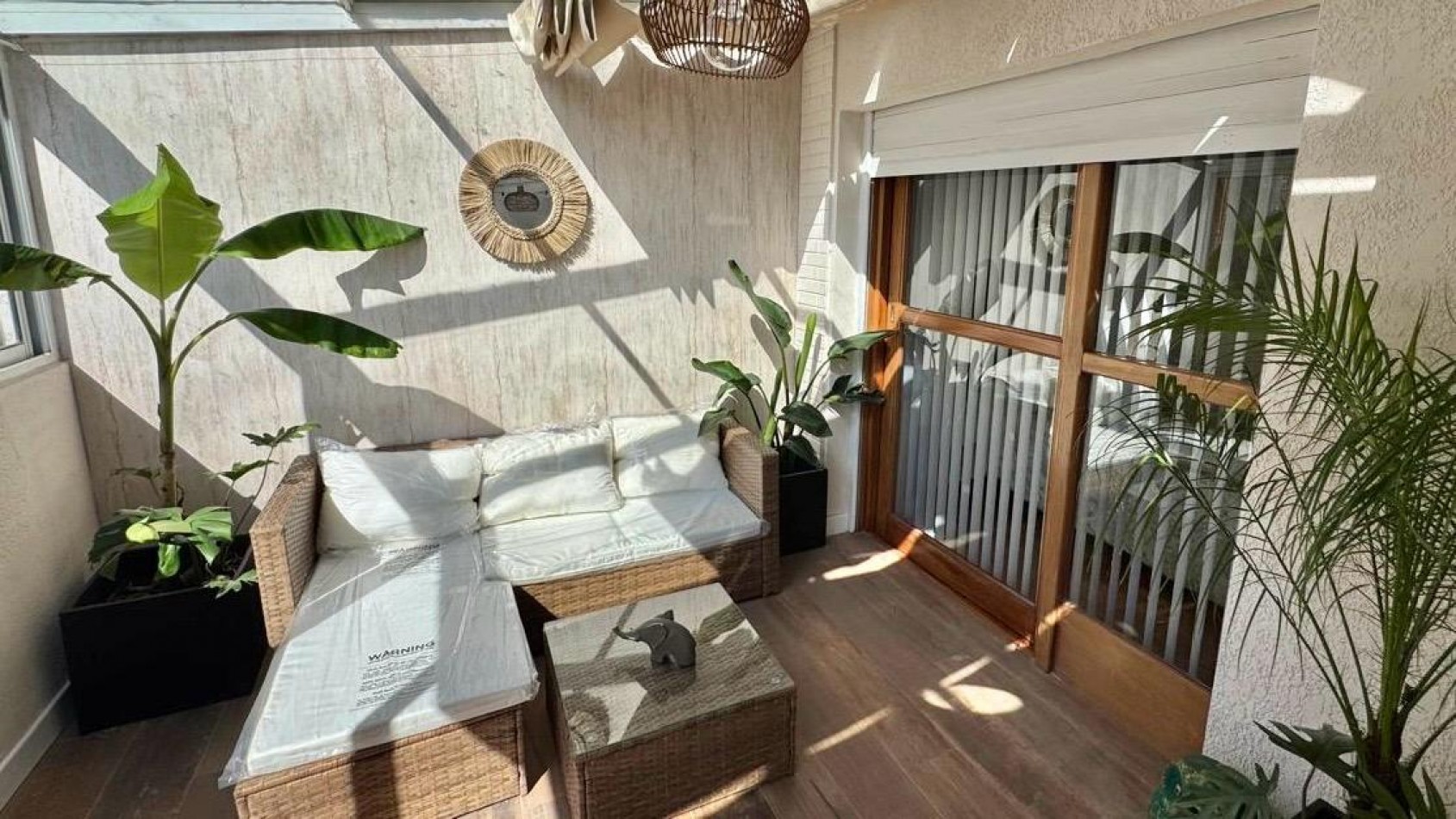 DEPARTAMENTO 3 AMBIENTES A LA CALLE C BALCON TERRAZA TIPO JARDIN DE INVIERNO