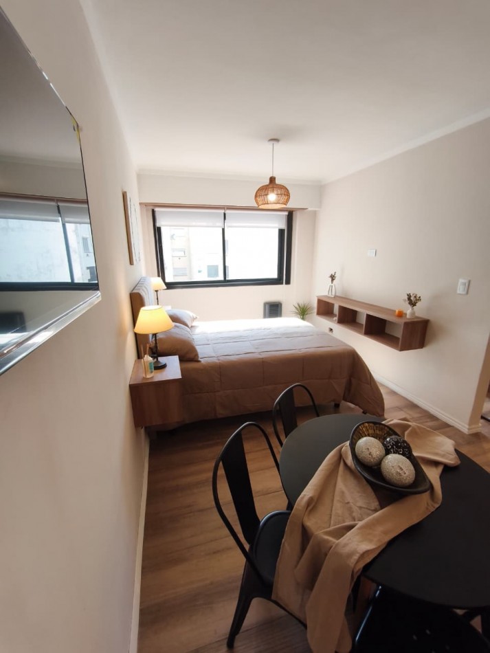 DEPARTAMENTO 1 AMBIENTE AL CONTRAFRENTE ABIERTO EN PLAZA MITRE