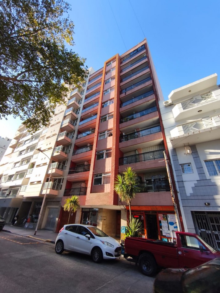DEPARTAMENTO 1 AMBIENTE AL CONTRAFRENTE ABIERTO EN PLAZA MITRE