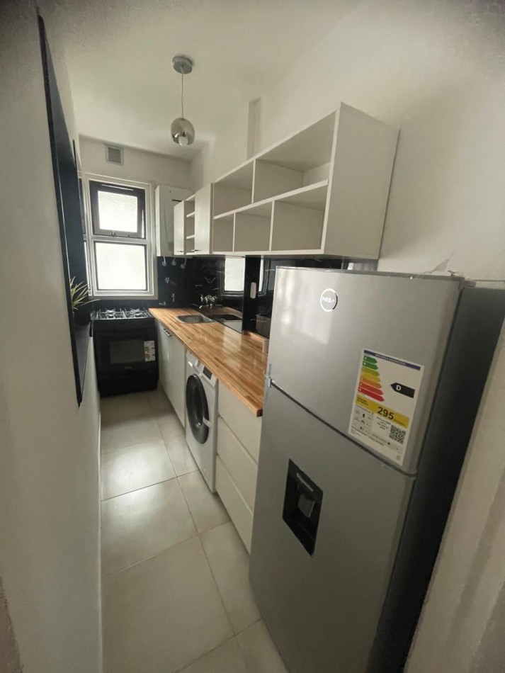 DEPARTAMENTO 1 AMBIENTE CON BALCON SALIENTE A LA CALLE,TOTALMENTE AMOBLADO Y EQUIPADO EN PLAZA COLON