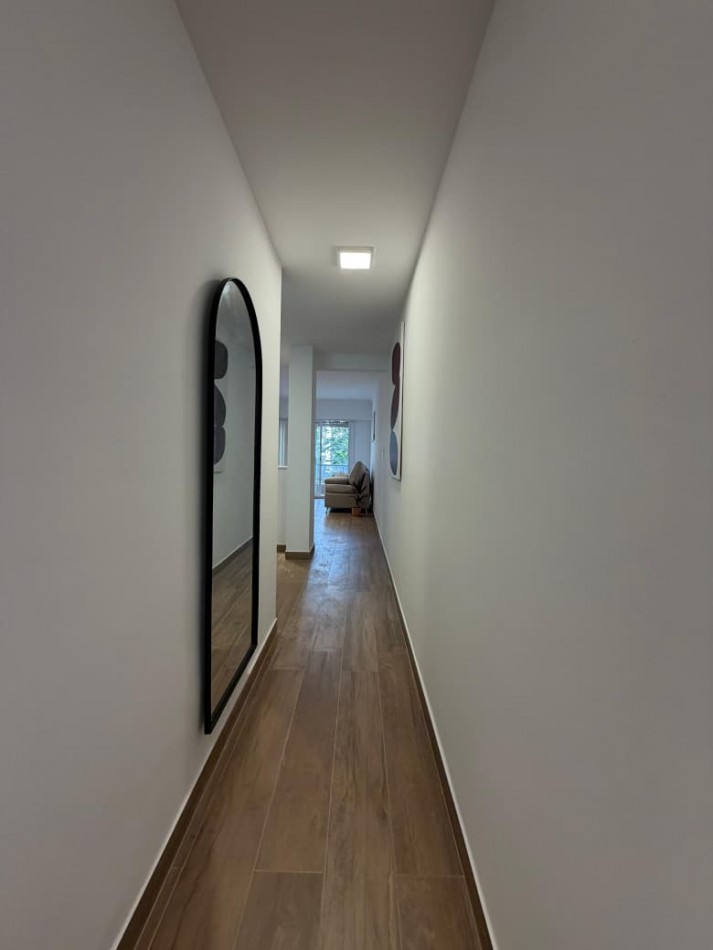 DEPARTAMENTO 2 AMBIENTES A LA CALLE CON BALCON SALIENTE EN PLAZA MITRE