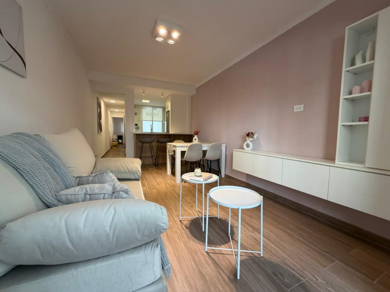 DEPARTAMENTO 2 AMBIENTES A LA CALLE CON BALCON SALIENTE EN PLAZA MITRE