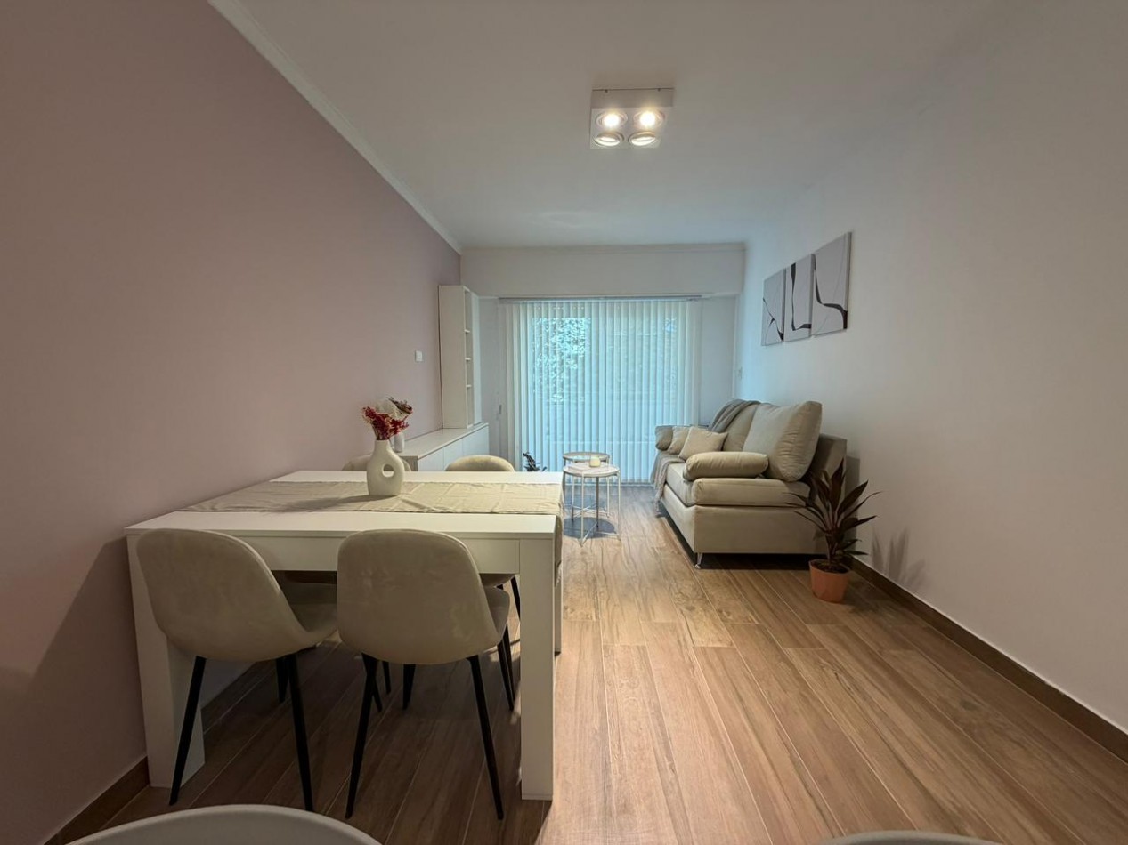 DEPARTAMENTO 2 AMBIENTES A LA CALLE CON BALCON SALIENTE EN PLAZA MITRE