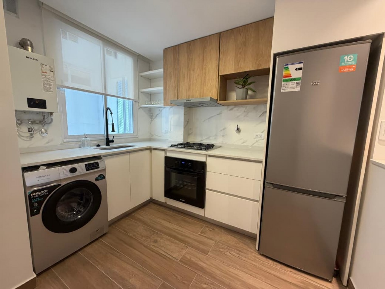 DEPARTAMENTO 2 AMBIENTES A LA CALLE CON BALCON SALIENTE EN PLAZA MITRE