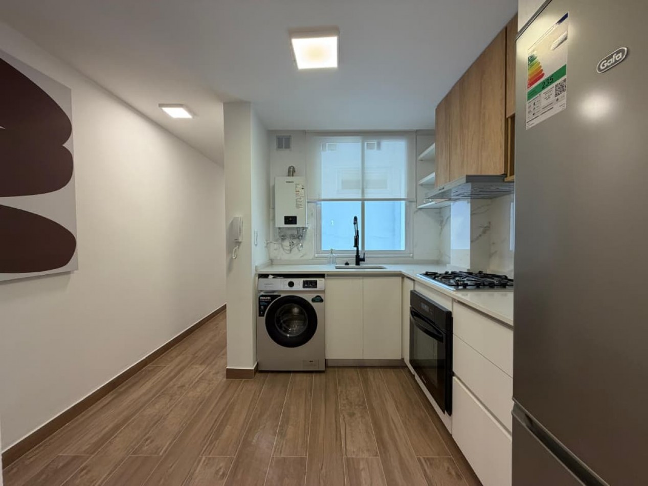 DEPARTAMENTO 2 AMBIENTES A LA CALLE CON BALCON SALIENTE EN PLAZA MITRE