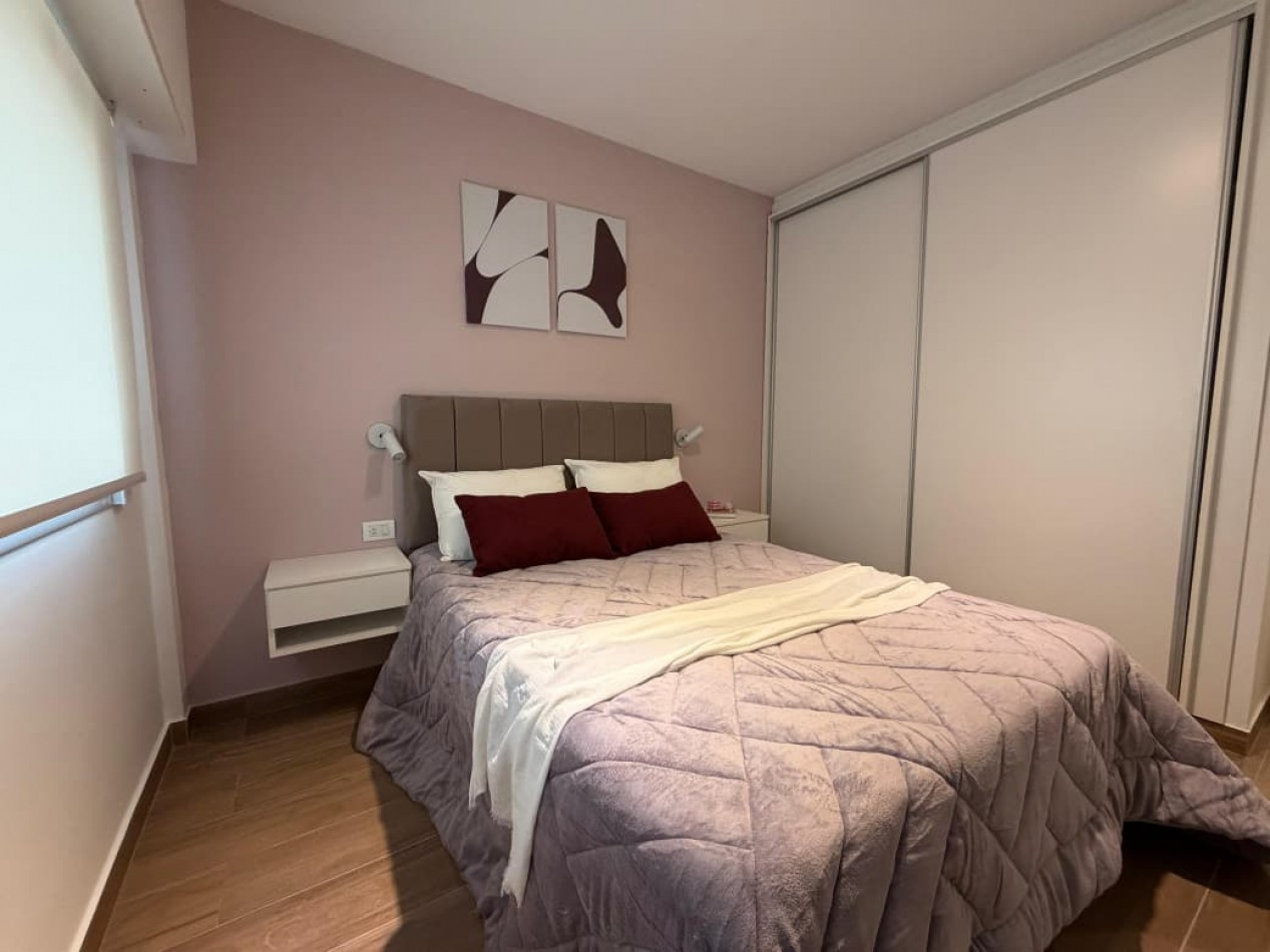 DEPARTAMENTO 2 AMBIENTES A LA CALLE CON BALCON SALIENTE EN PLAZA MITRE