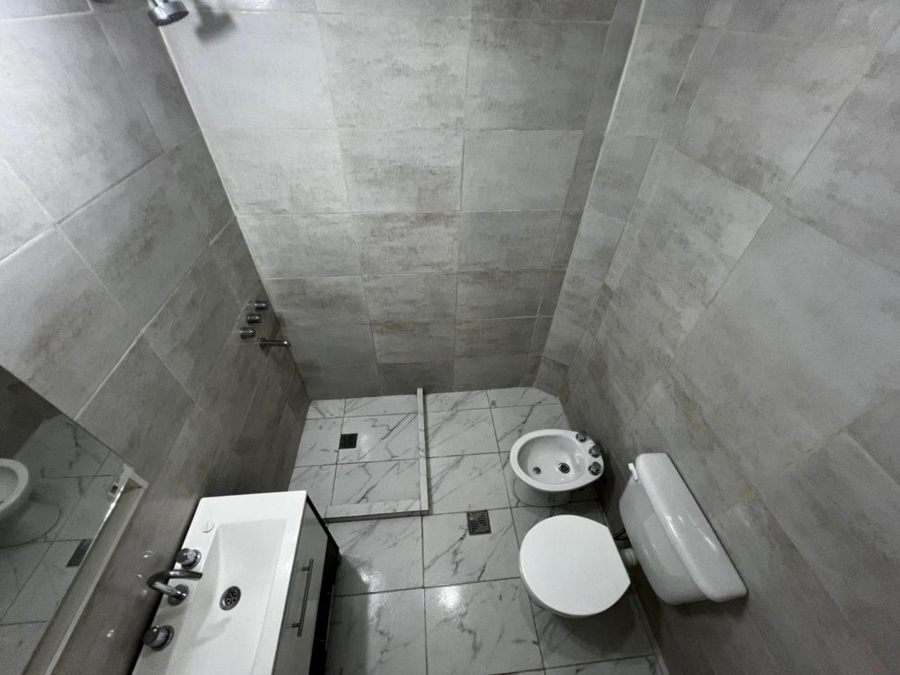 PH 2 AMB AL FONDO CON PATIO TODO RECICLADO