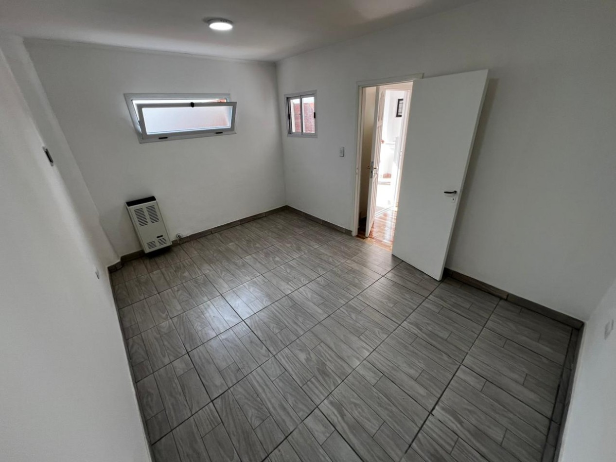 PH 1 AMB AL FONDO CON PATIO TODO RECICLADO