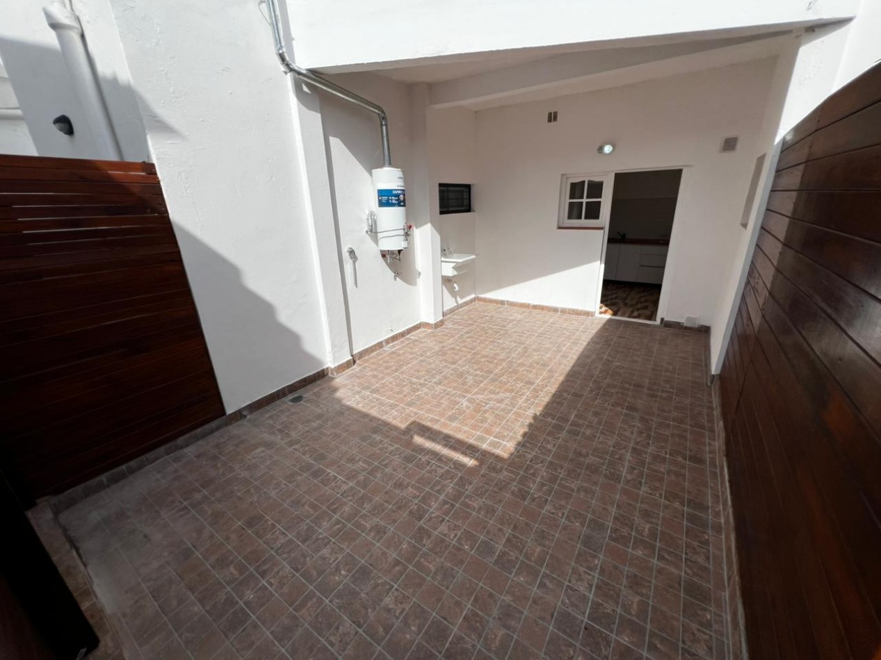 PH 1 AMB AL FONDO CON PATIO TODO RECICLADO