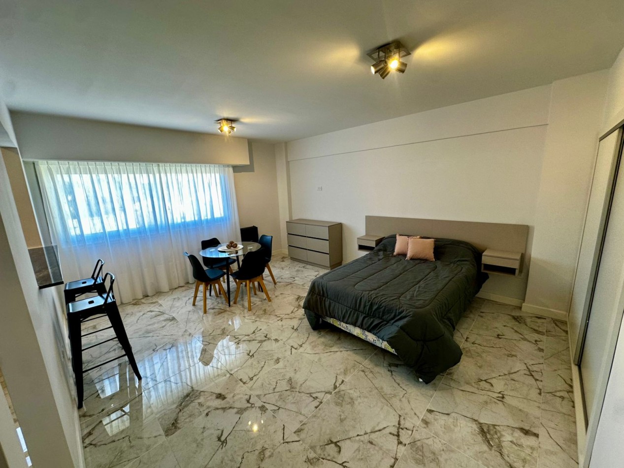 DEPARTAMENTO 1 AMBIENTE AL CONTRAFRENTE ABIERTO CON VENTANAL EN ALDREY