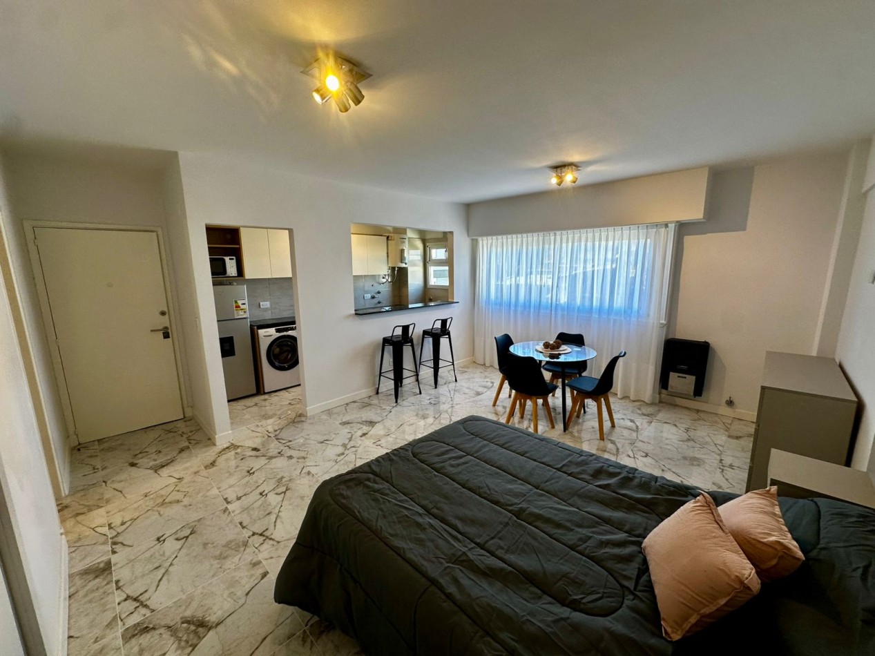 DEPARTAMENTO 1 AMBIENTE AL CONTRAFRENTE ABIERTO CON VENTANAL EN ALDREY