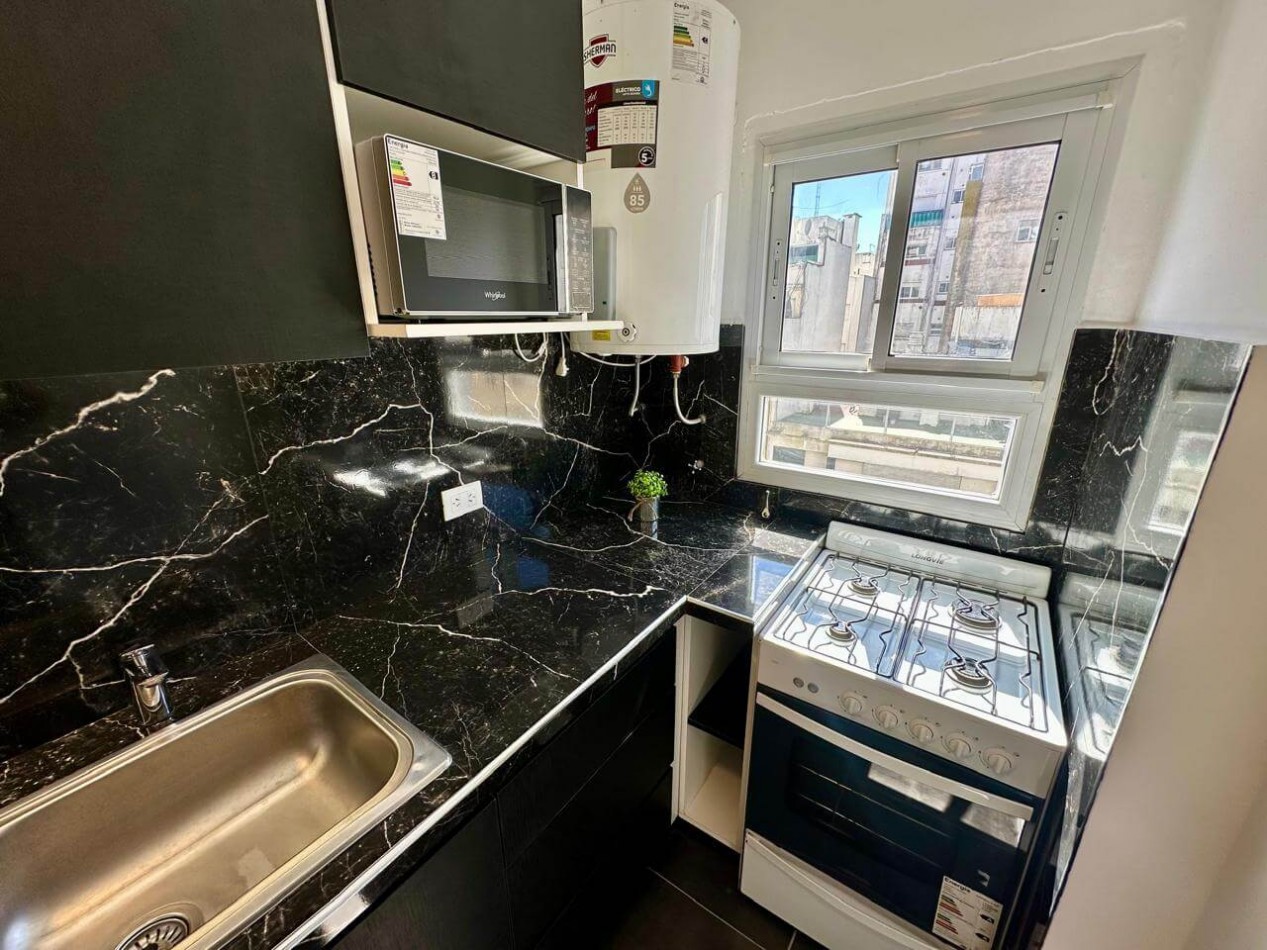 DEPARTAMENTO 2 AMBIENTES CON DEPENDENCIA Y VISTA LATERAL AL MAR EN EDIFICIO PALACIO EDEN