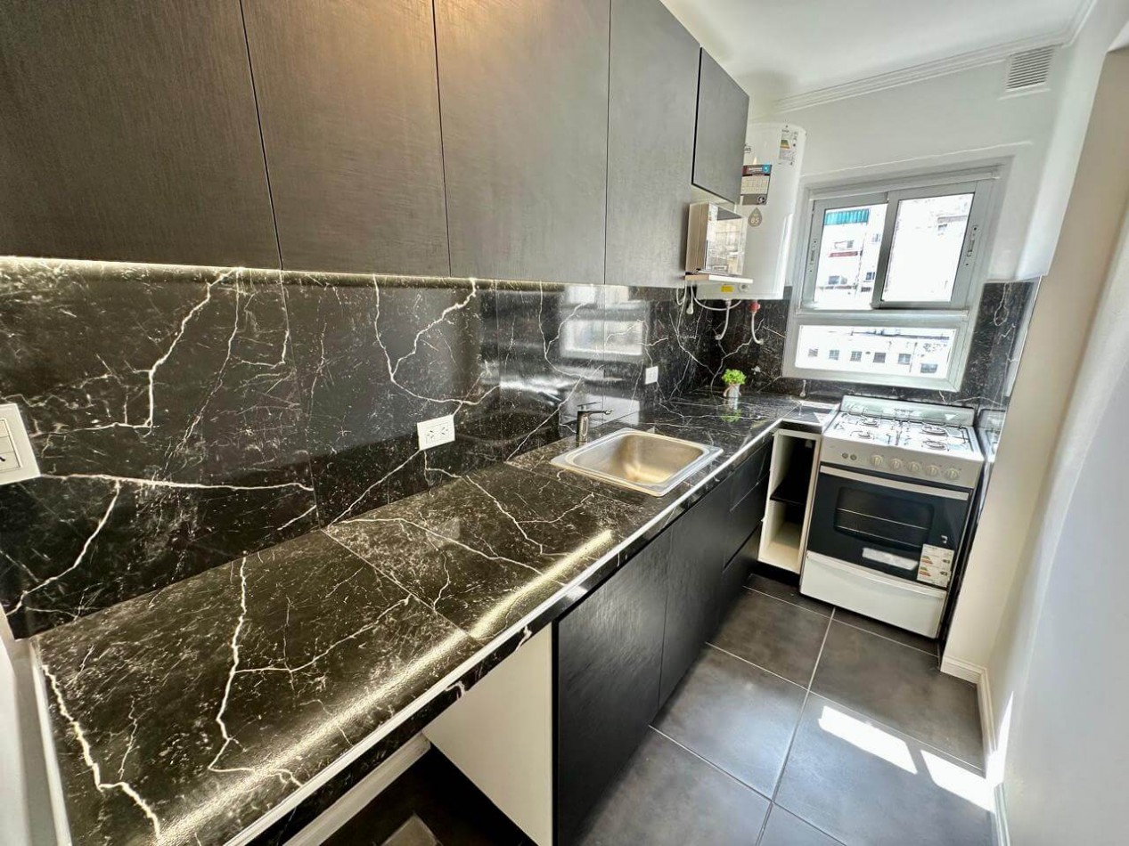 DEPARTAMENTO 2 AMBIENTES CON DEPENDENCIA Y VISTA LATERAL AL MAR EN EDIFICIO PALACIO EDEN