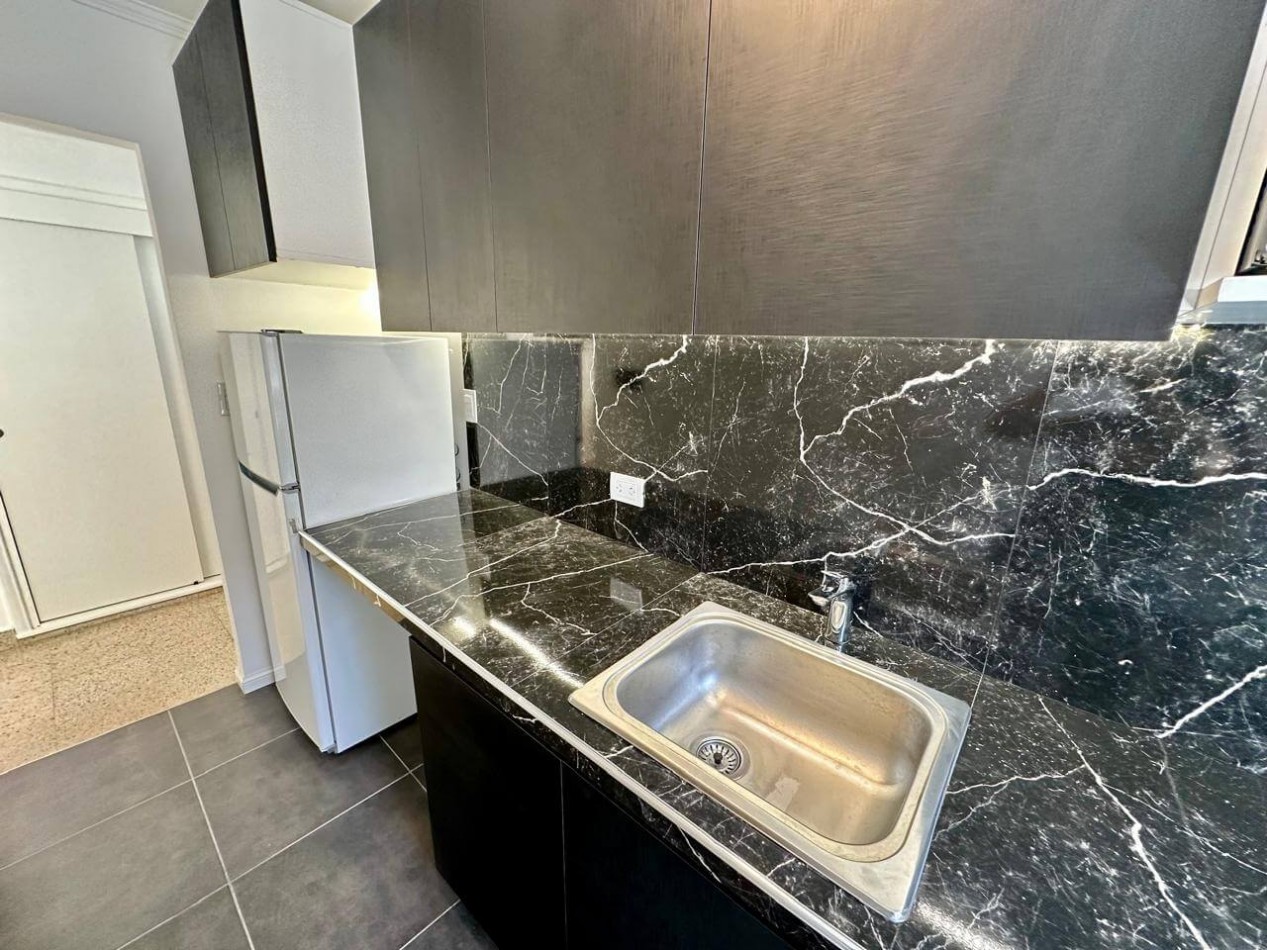 DEPARTAMENTO 2 AMBIENTES CON DEPENDENCIA Y VISTA LATERAL AL MAR EN EDIFICIO PALACIO EDEN