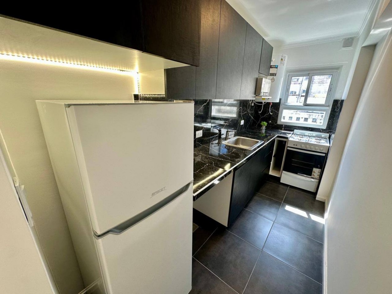 DEPARTAMENTO 2 AMBIENTES CON DEPENDENCIA Y VISTA LATERAL AL MAR EN EDIFICIO PALACIO EDEN