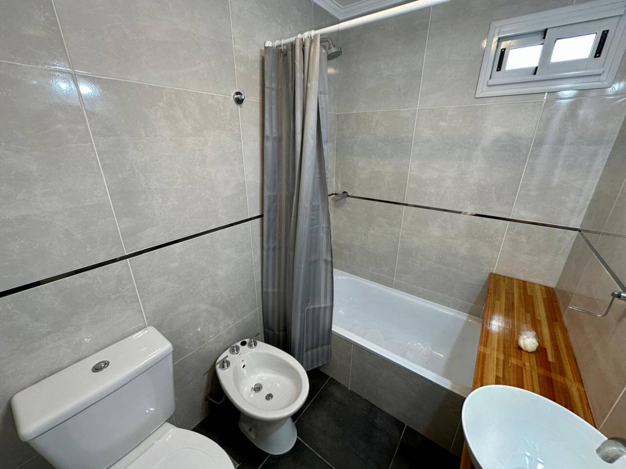 DEPARTAMENTO 2 AMBIENTES CON DEPENDENCIA Y VISTA LATERAL AL MAR EN EDIFICIO PALACIO EDEN