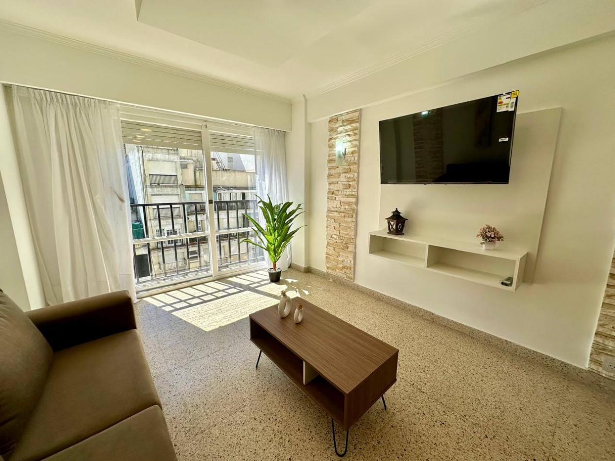 DEPARTAMENTO 2 AMBIENTES CON DEPENDENCIA Y VISTA LATERAL AL MAR EN EDIFICIO PALACIO EDEN